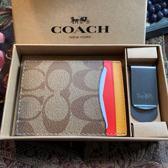 Authentic COACH 3 in 1 coated signature leather card case/ money clip - Picture 7 of 9